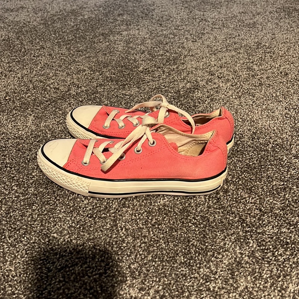 Women’s size 6 pink converse good used condition - Picture 2 of 7